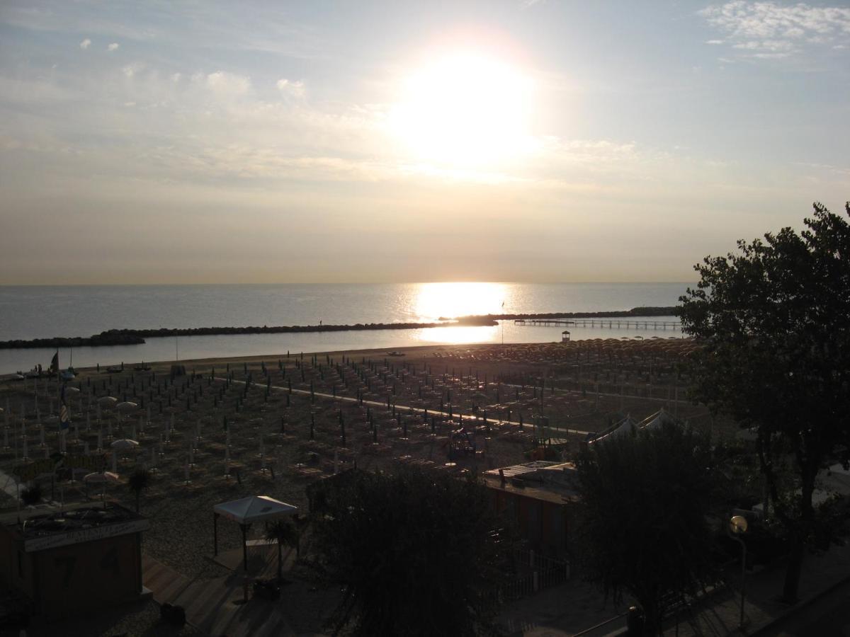Hotel Rosati Rimini Exterior foto